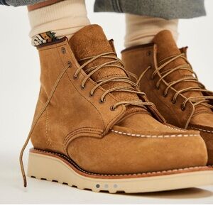 New in box Redwing Mocc Boot